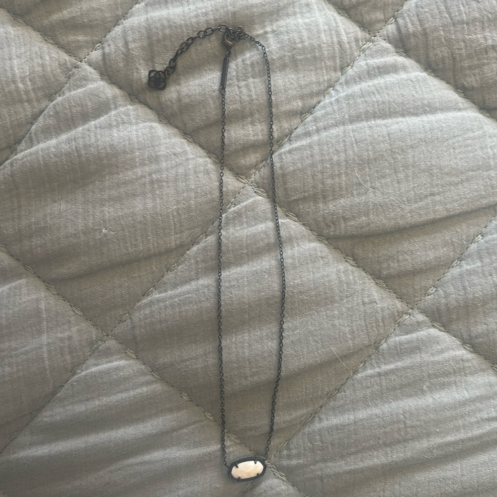 Kendra Scott black and ivory necklace
